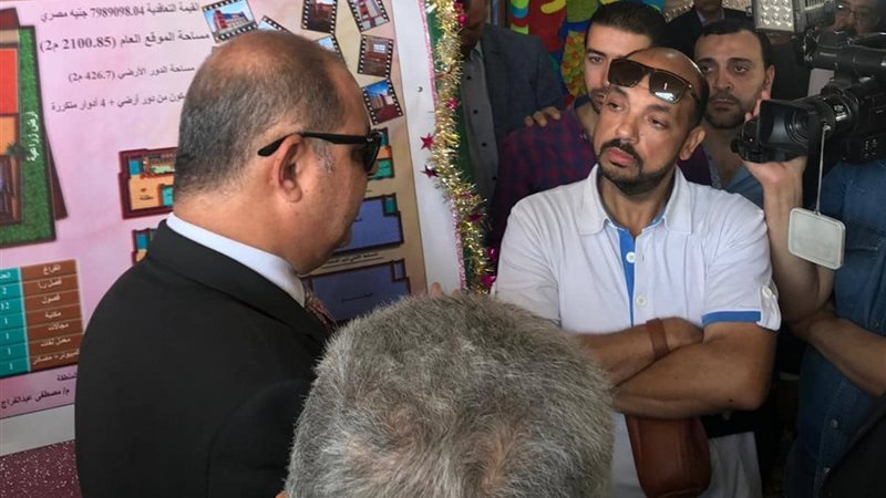 أثناء الافتتاح