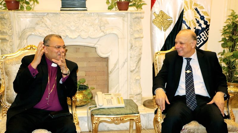 محافظ القاهرة وفد