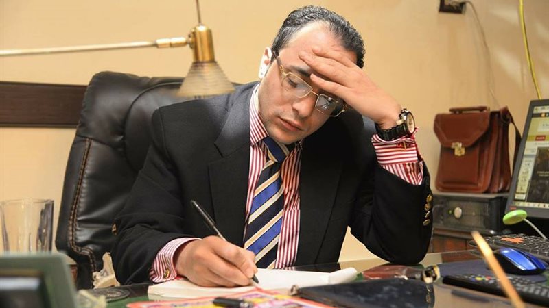 الكاتب الصحفى محمود