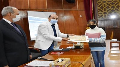 بالصور.. إحالة جميع المخالفات المرصودة بـ«الميني باص الطائر» للتحقيق في أسوان