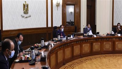 بالصور| تنفيذًا لتكليفات الرئيس.. «مدبولي» يناقش مقترحات تحفيز تصدير السيارات المُصنعة محليًا