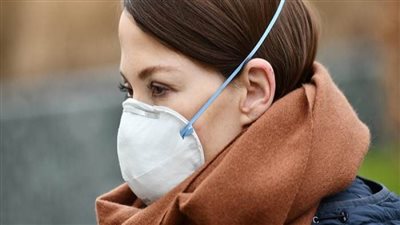 الطريقة الصحيحة لارتداء الكمامة والتخلص منها.. إنفوجراف