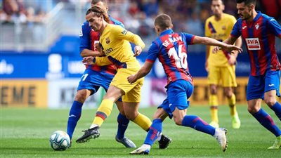 برشلونة يتعادل سلبيا مع إيبار في شوط اللقاء الاول