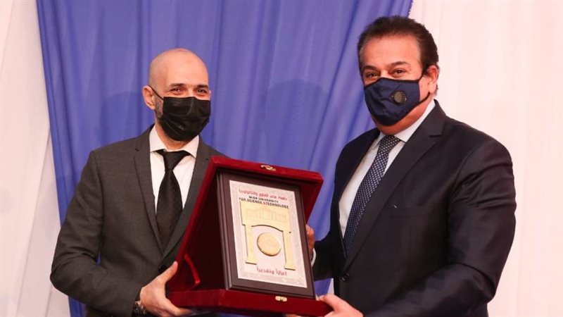خالد الطوخى يكرم