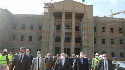 د. الخشت: مد جميع الكليات والمعاهد بأحدث الشاشات التعليمية التفاعلية