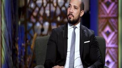 عبدالله رشدي مهاجما رانيا يوسف: أعظم إنجازاتها هو التباهي بمؤخرتها