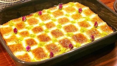 أسهل طريقة لتحضير «بسبوسة بالقشطة» في المنزل