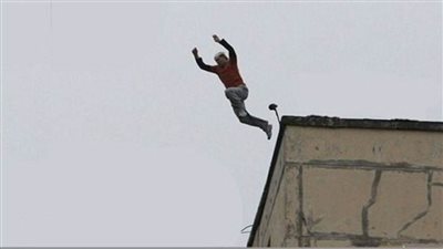 عاجل| «قفز من الطابق الرابع».. تفاصيل انتحار مُصاب كورونا داخل عزل «ميت غمر»