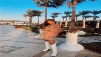 أسماء جلال تتحدى الشتاء بإطلالة رائعة (صورة)