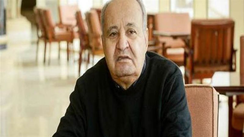 الكاتب الكبير وحيد