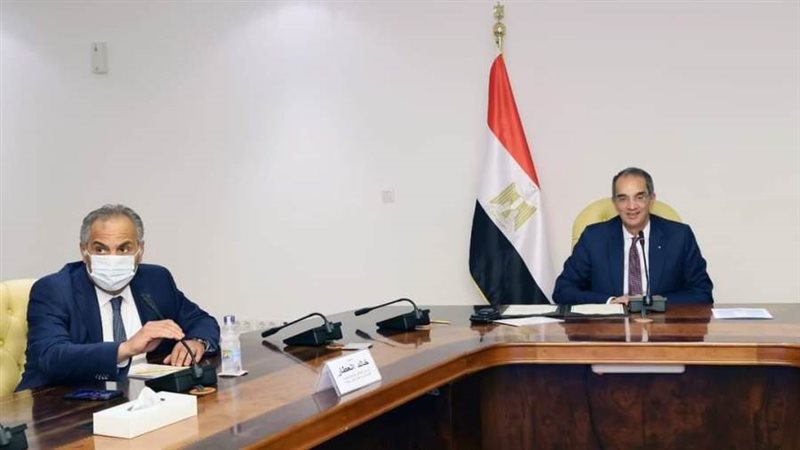 الدكتور عمرو طلعت