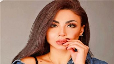 «ماليش مزاج أقول حاجة».. دوللي شاهين بـ«البرنيطة» في أحدث ظهور لها