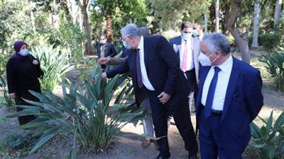 وزير الزراعة يتفقد حديقة الزهرية بالزمالك ويوجه بتطويرها 