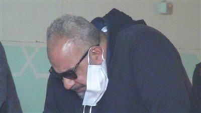 بمشاركة الفنانين.. تشييع جثمان والد بيومي فؤاد بمقابر طريق الفيوم  