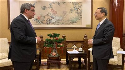 بالصور | «البدري» يلتقي رئيس لجنة العلاقات للحزب الشيوعي الصيني 