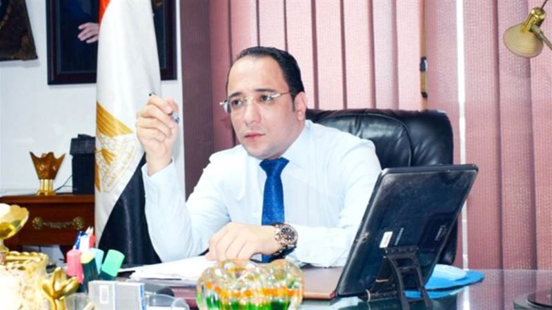 الكاتب الصحفى محمود