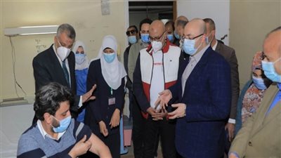 بالصور | تطعيم القوافل الطبية بلقاح كورونا بمستشفيات عزل بني سويف