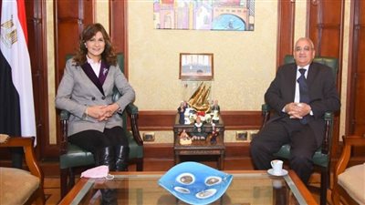 ضمن مبادرة «خلينا سند لبعض».. وزيرة الهجرة تستقبل رئيس «المساعدات الإنسانية» بالكويت 