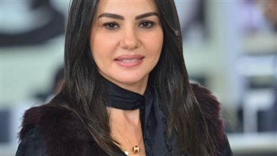 وجه القمر دينا فؤاد تواصل تصوير