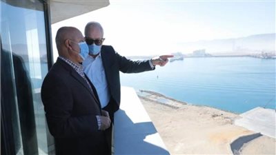 تبلغ تكلفتها 20 مليار جنيه.. وزير النقل يتفقد ميناء السخنة ويؤكد الانتهاء من كافة أعمال التطوير خلال عامين 