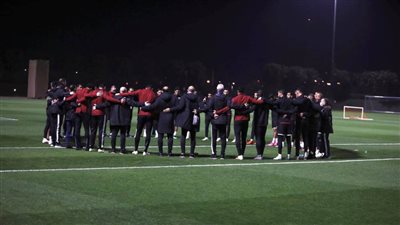 الأهلي يختتم استعداداته لمواجهة الدحيل.. وبدر بانون يشارك في المران