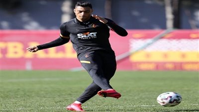 بالصور | استعدادا لفناربخشة.. مصطفى محمد يشارك في مران جالطة سراي