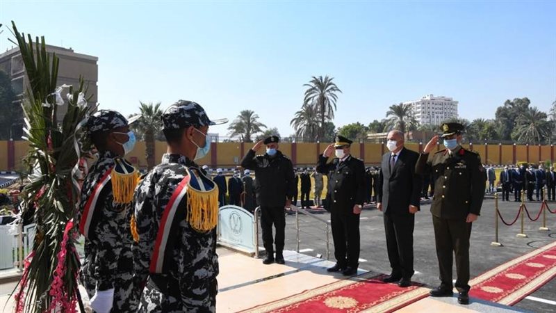 محافظ قنا ومدير الاأمن