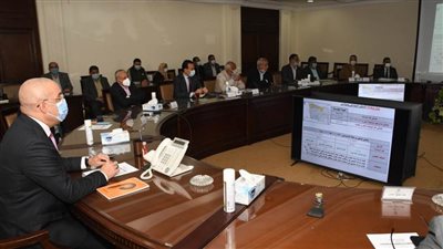  لمنخفضى الدخل .. وزير الإسكان يتابع موقف تنفيذ وحدات مشروع 