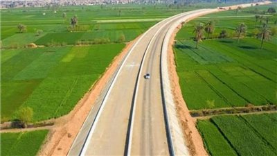 وزير النقل يتفقد طريق الصعيد الصحراوي الغربي  