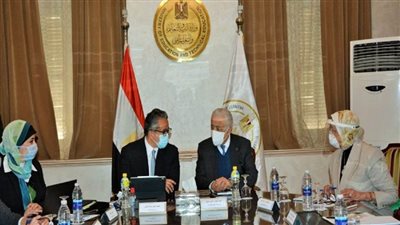 بالصور | وزير التعليم: نسعى لخلق شغف بين طلاب المدارس للتعرف على قطاع السياحة والآثار 