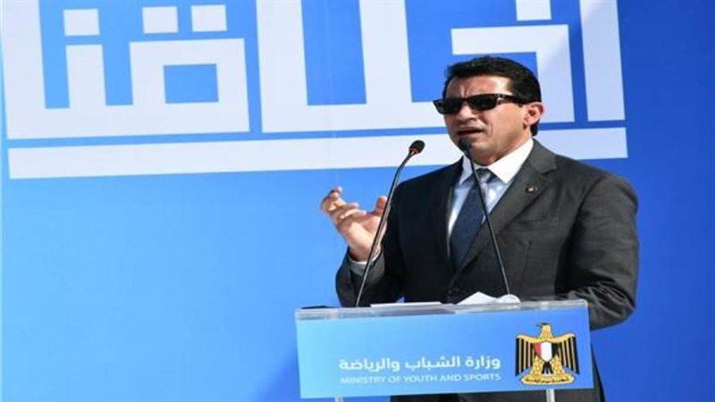 د. أشرف صبحي وزير