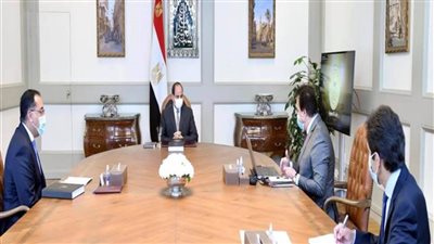 الرئيس يجتمع بـ