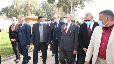 بالصور | وزير الري: تدريب المزارعين علي استخدام جهاز قياس درجة رطوبة التربة