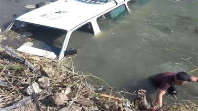 إصابة 13 طالبا في سقوط ميكروباص بترعة بالدقهلية