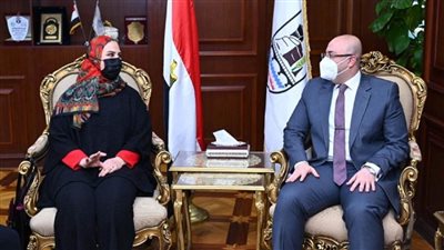 بالصور | وزيرة التضامن تلتقي محافظ بني سويف 