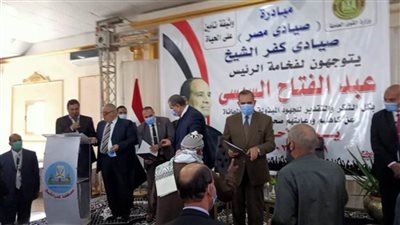 تسليم 35 ألف وثيقة تأمين تكافلى للعمالة غير المنتظمة وصغار الصيادين بـ5 محافظات