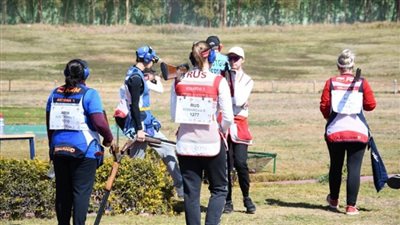 بالصور | وزير الرياضة يحضر منافسات اليوم الأول من بطولة كأس العالم للرماية