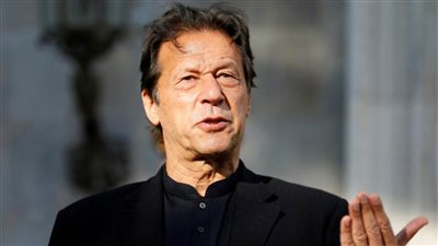 عمران خان يفوز بتصويت الثقة في البرلمان الباكستاني