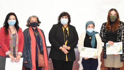 بالصور | وزيرة الثقافة: المرأة المصرية منذ القدم نموذجا للعطاء والوفاء والتحدي