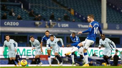 بالنيران الصديقة.. تشيلسي يتقدم على إيفرتون في الشوط الأول