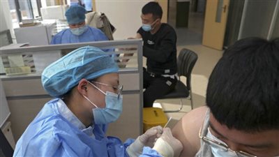 الصين تخطط لتطعيم  80% من مواطنيها بلقاح كوفيد19 بحلول 2022