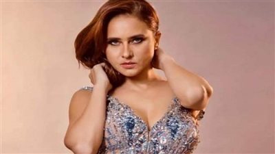 بالفيديو | نيللي كريم تطلق 