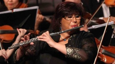 اليوم.. وزيرة الثقافة تعزف على «الفلوت» مع أوركسترا القاهرة بحفل عيد الأم وتهدى عزفها إلى المرأة المصرية