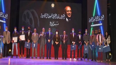 وزيرة الثقافة: 