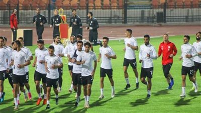 خوفا من «مقالب جنش» .. البدري يتمسك بالشناوي أمام جزر القمر 