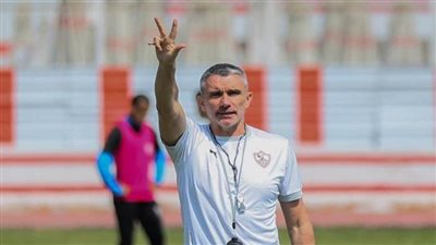 كارتيرون يطمئن على حالة المصابين في مران الزمالك بالجزائر