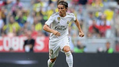 ريال مدريد يتقدم على إيبار بهدف في الشوط الأول 