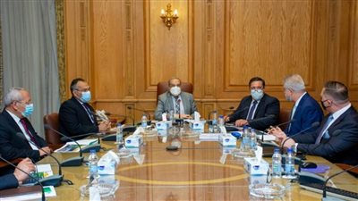 بالصور | وزير الإنتاج الحربي يبحث مستجدات تشغيل محطات تحويل النفايات إلى طاقة كهربائية