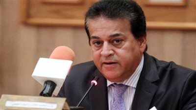 وزير التعليم العالي يستعرض تقريرًا حول اجتماع المجلس الأعلى لشئون التعليم والطلاب