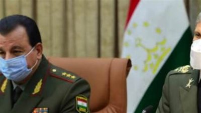 وزير الدفاع الإيراني يلتقي نظيره الطاجيكي لتعزيز العلاقات الثنائية